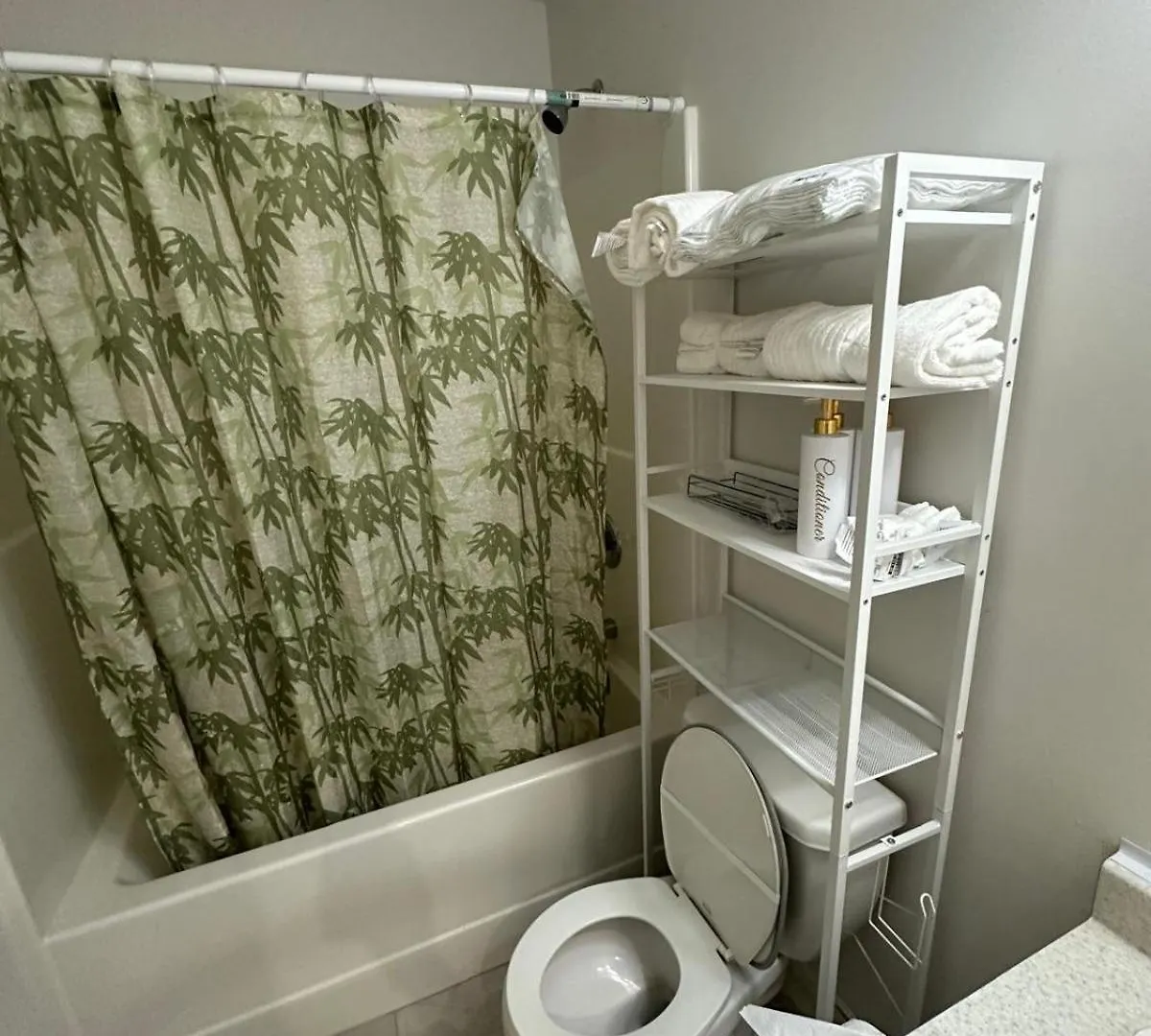 Private Entire Guest Suite In Bedford - 2 Bedroom Halifax Canada