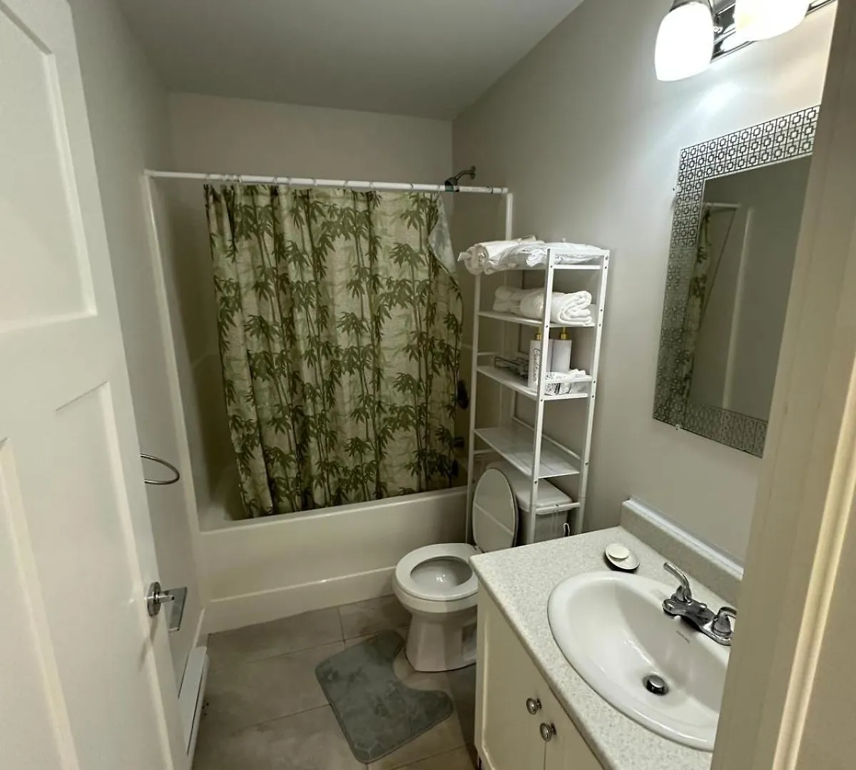 Private Entire Guest Suite In Bedford - 2 Bedroom Halifax 0*,  Canada